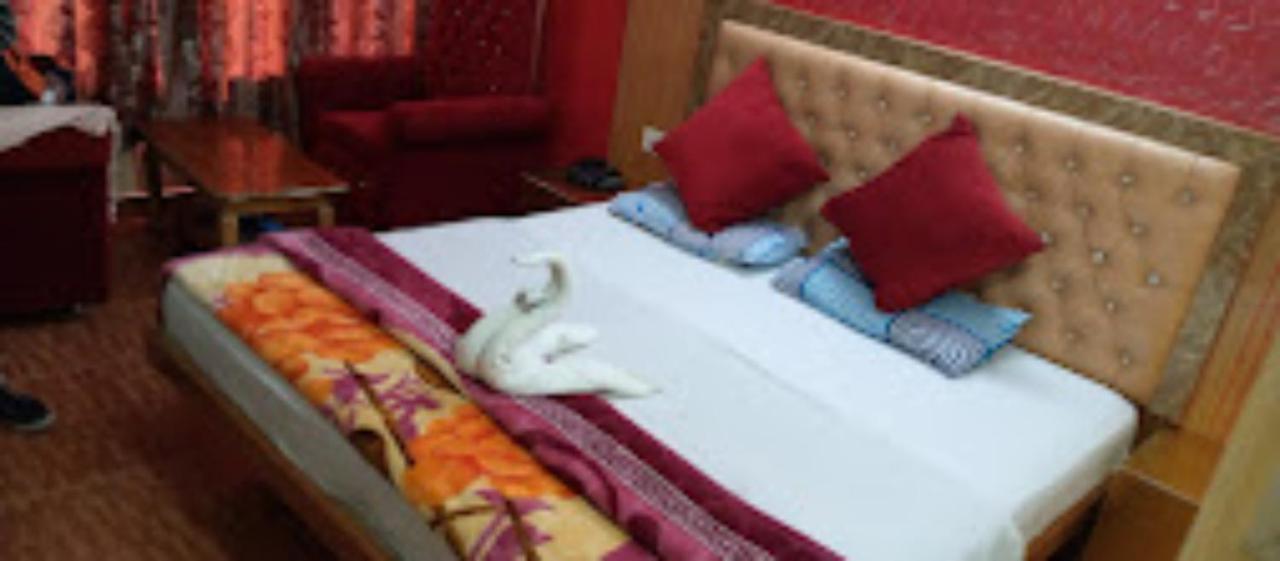 שימלה Hotel King Palace - Nature-Valley-Luxury-Room - Prime Location With Parking Facilities מראה חיצוני תמונה