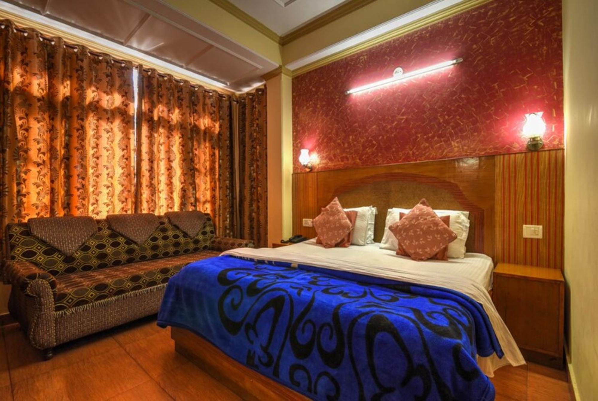 שימלה Hotel King Palace - Nature-Valley-Luxury-Room - Prime Location With Parking Facilities מראה חיצוני תמונה
